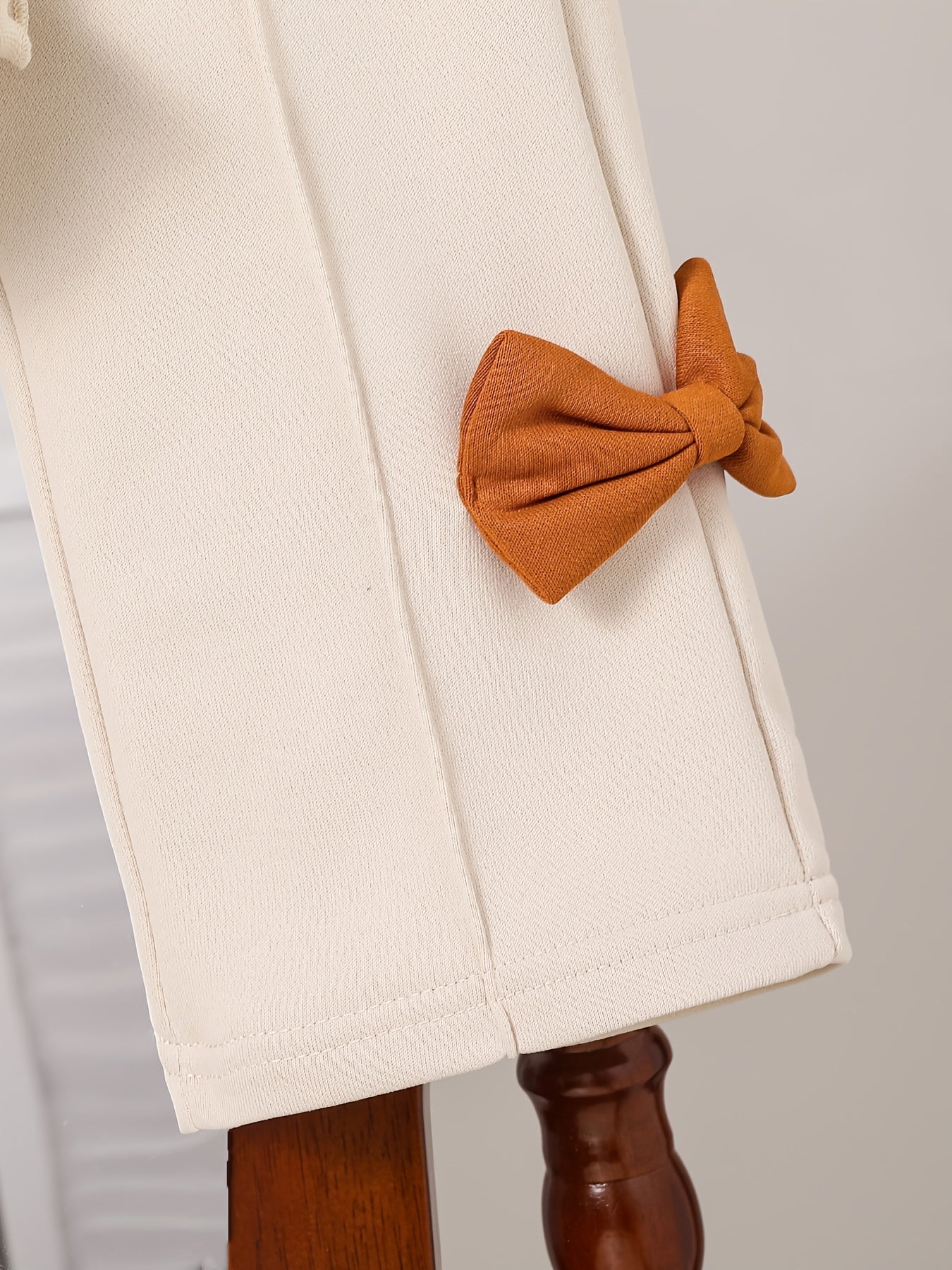 Conjunto Moderno de Algodón con Detalles de Lazos