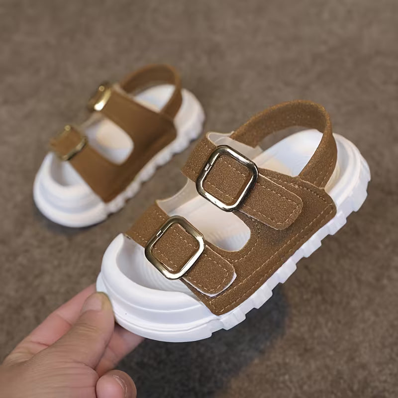 Comodidad en Cada Paso: El Calzado Ideal para el Verano de tu Pequeño