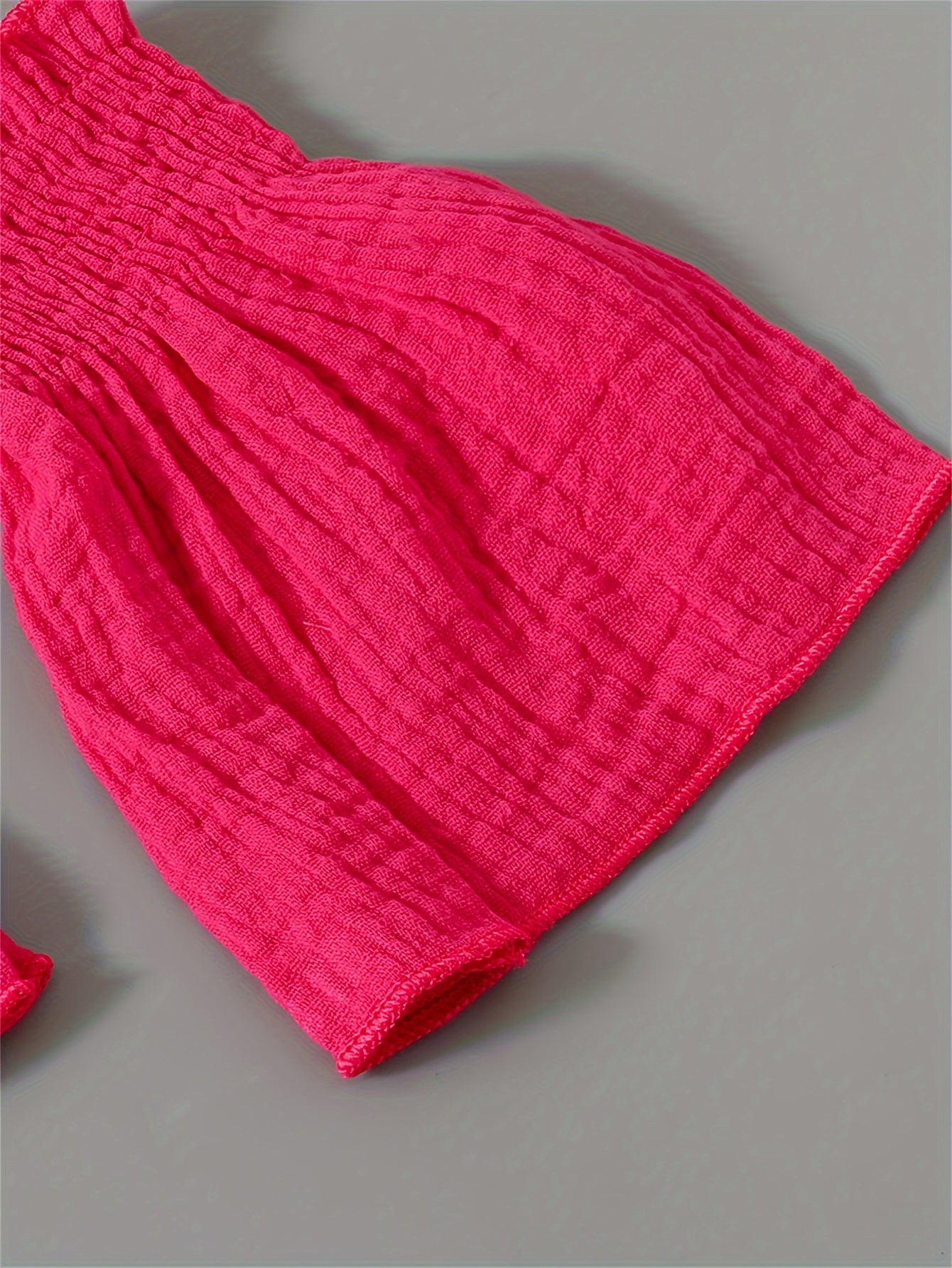 Conjunto de Verano para Niña: Top de Hombros Descubiertos y Pantalones Cortos con Volantes - Rosa Fucsia