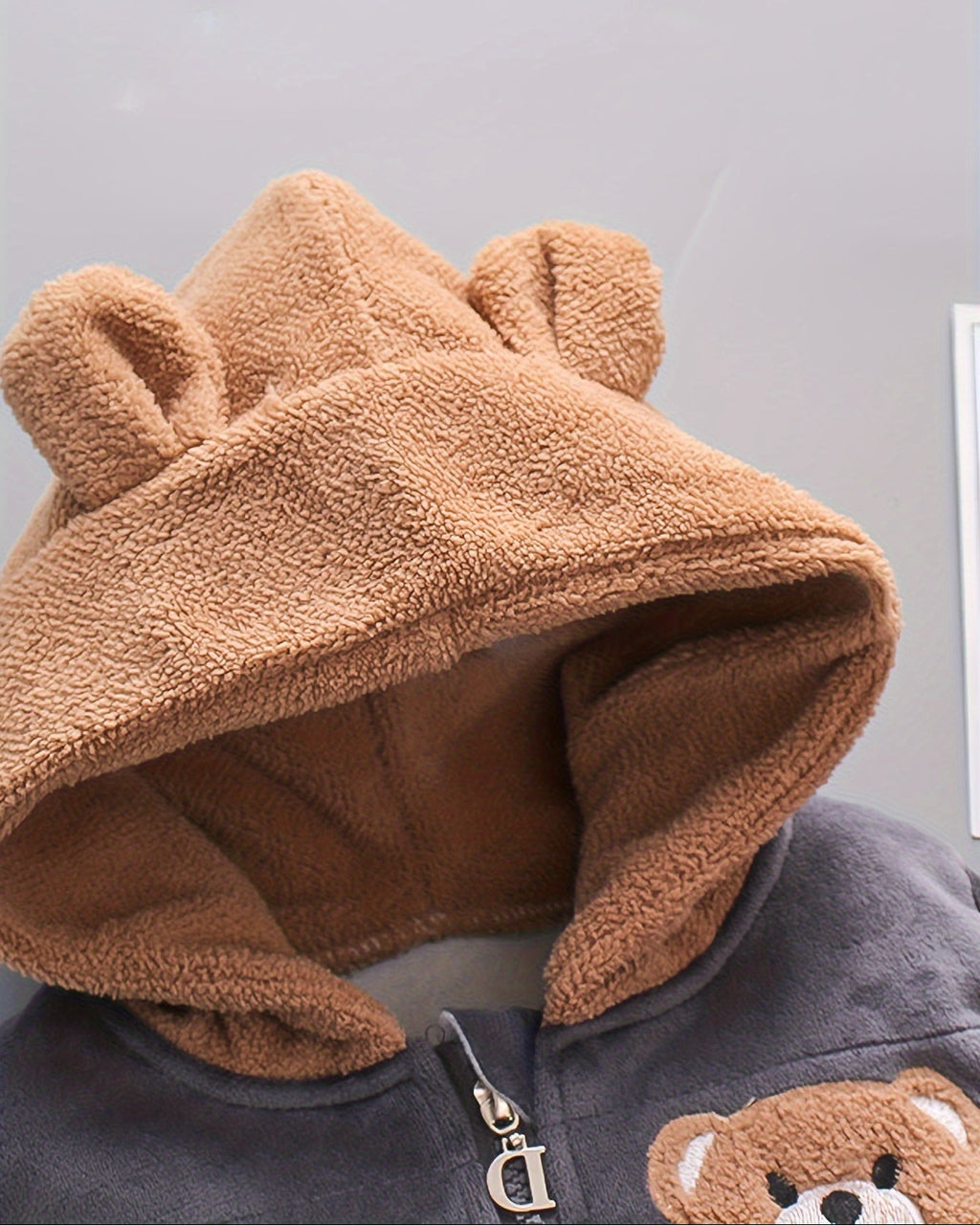 Conjunto niño invierno 3 piezas ropa infantil con osito bordado y chaleco con capucha , Ideal para clima otoñal en España