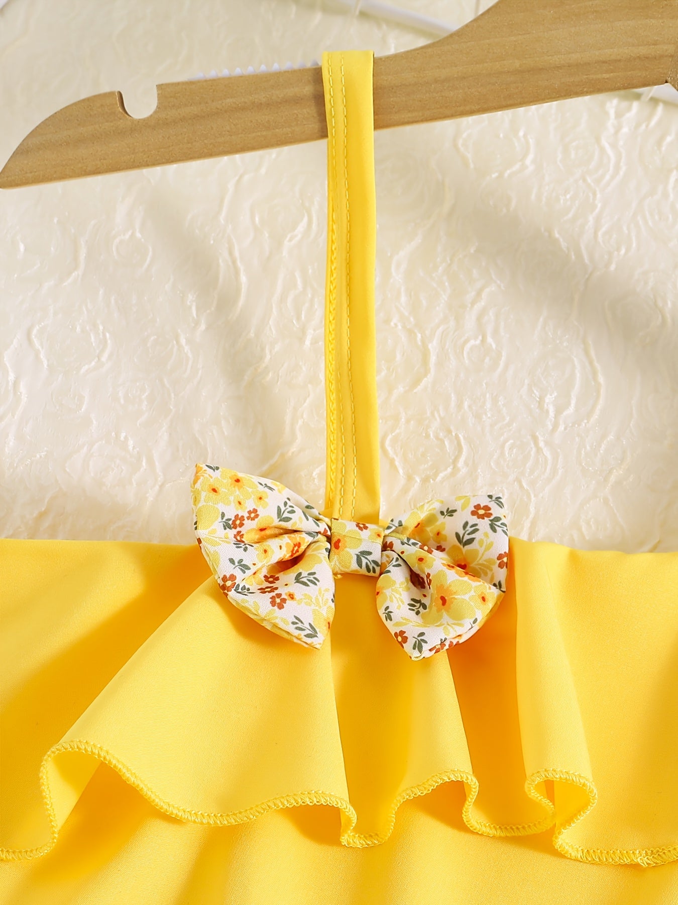 Conjunto de Falda Floral y Top Amarillo para Niña