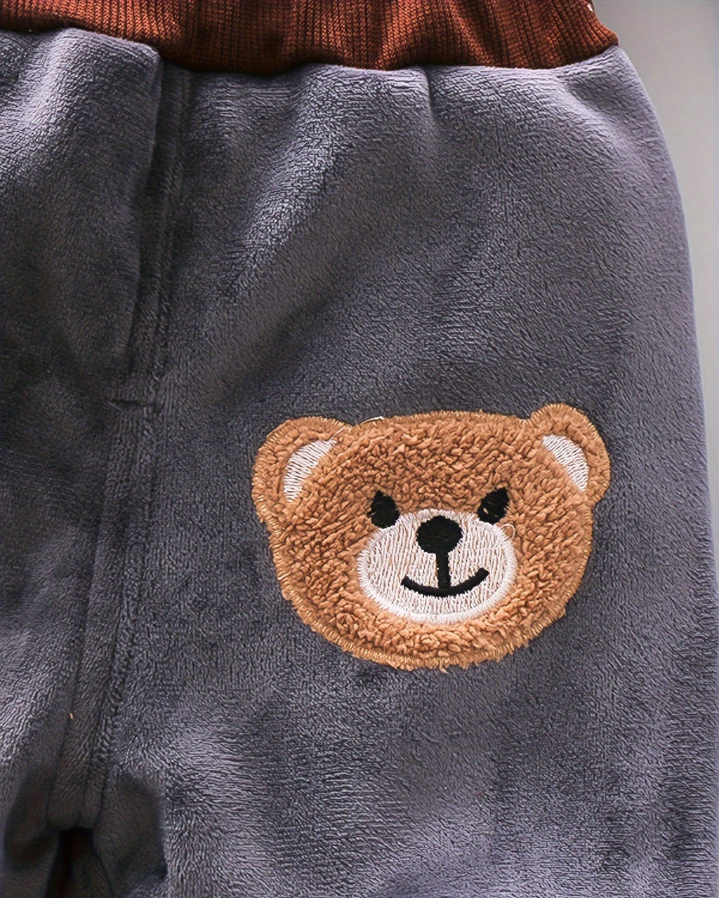 Conjunto niño invierno 3 piezas ropa infantil con osito bordado y chaleco con capucha , Ideal para clima otoñal en España