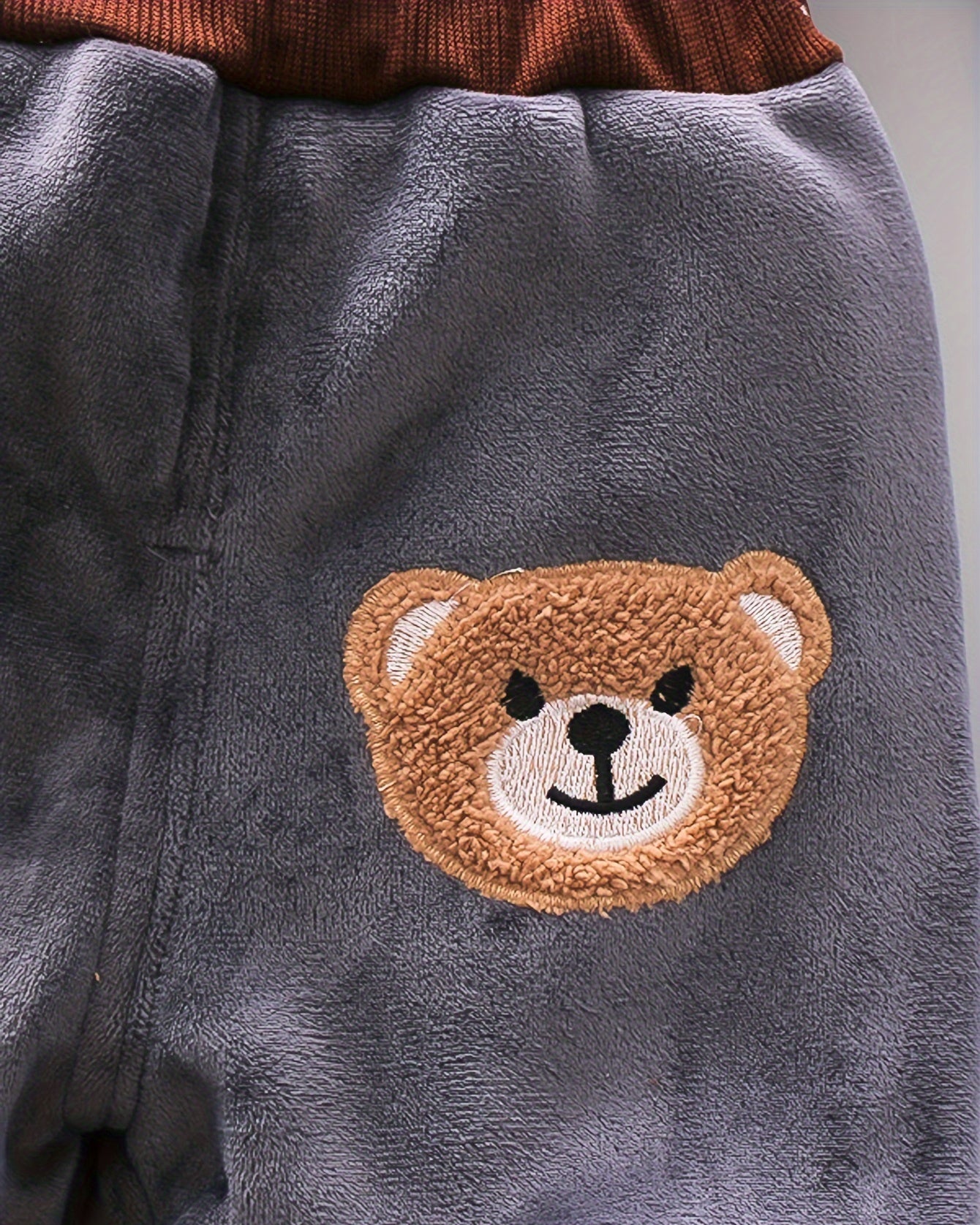 Conjunto niño invierno 3 piezas ropa infantil con osito bordado y chaleco con capucha , Ideal para clima otoñal en España