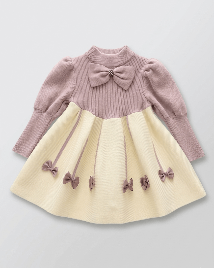 Vestido niña invierno cálido con lazos de satén y cuello altol as tallas disponibles.Ideal para primavera  en España