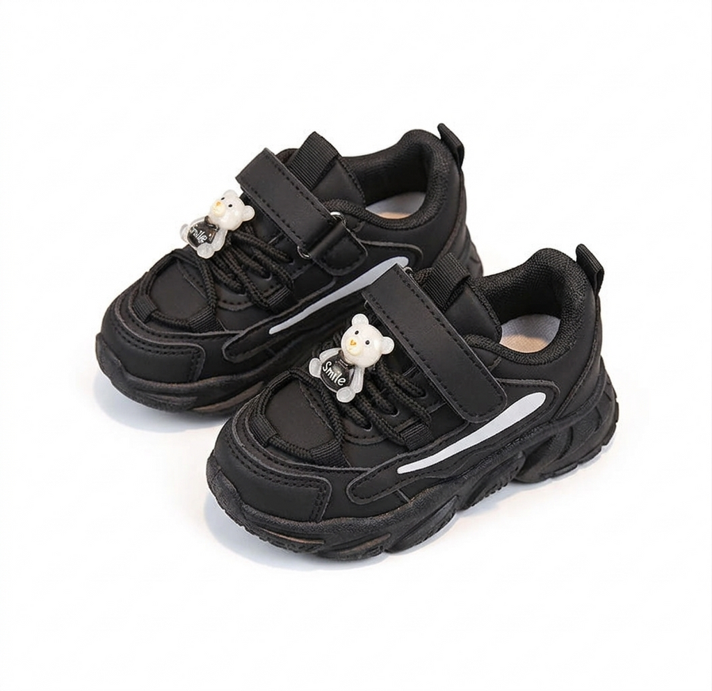 Zapato negro moderno para niños en España