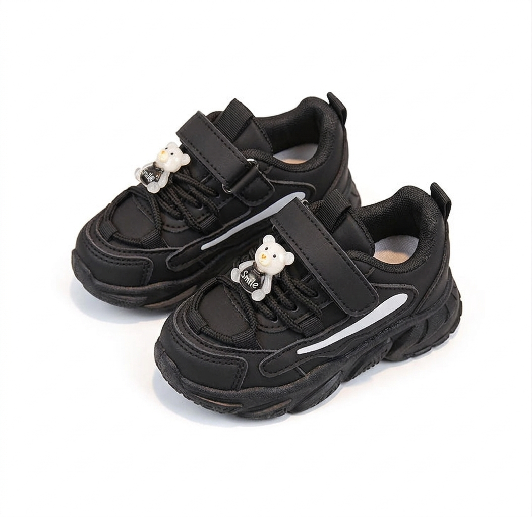 Zapato negro moderno para niños en España