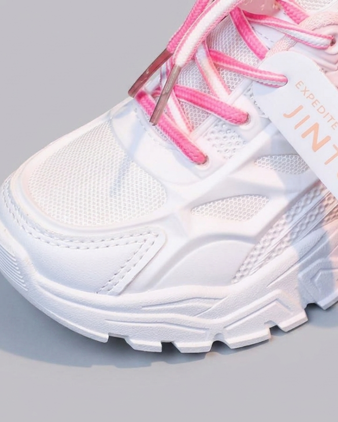 Zapato con diseño deportivo moderno en España