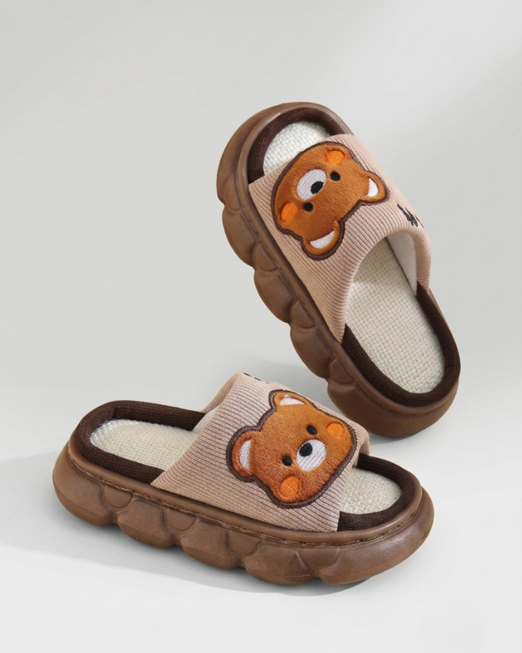 Sandalias con diseño de caricatura en España
