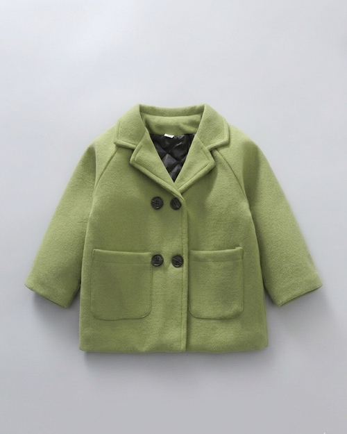 Abrigo de invierno infantil clásico elegante para niño y niña vista frontalAbrigo de invierno infantil clásico elegante para niño y niña vista frontal