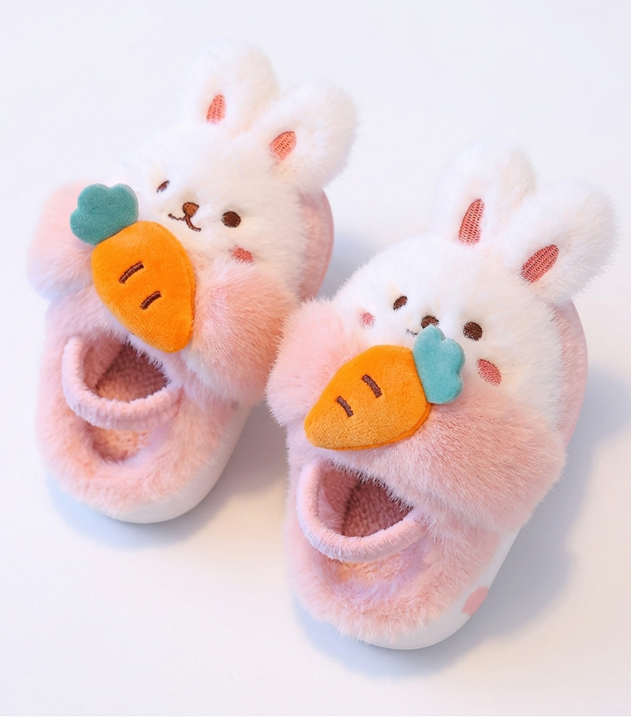 Pantuflas de invierno cálidas con diseño de dibujos animados en España