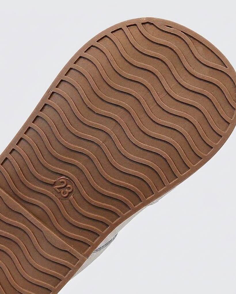 Zapato clásico de verano para niñas con bordado de flores en España presentación 