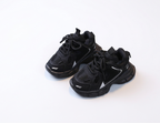 Zapatillas deportivas para niños con diseño moderno en España