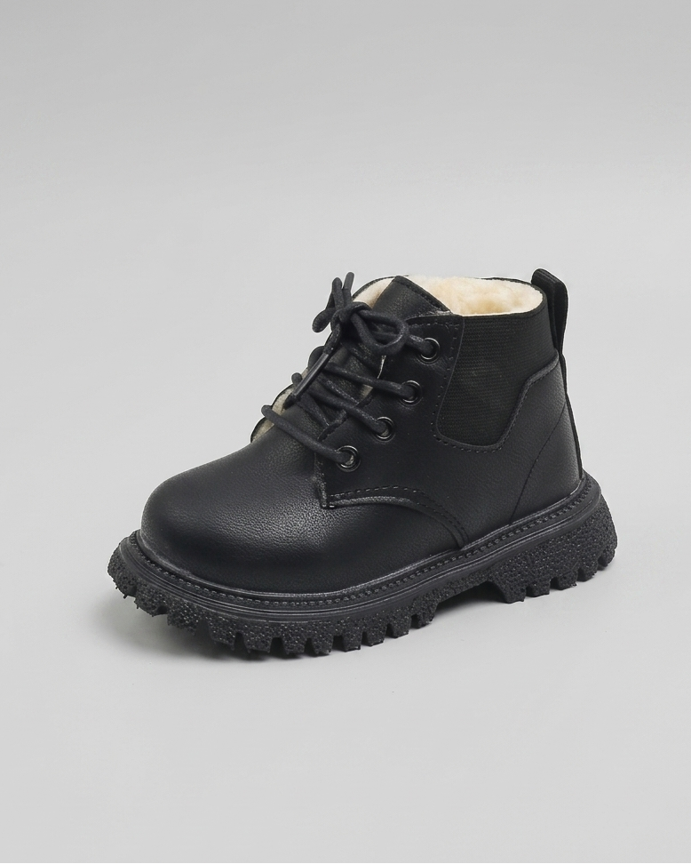 Botas de invierno con diseño práctico y resistente al frío en España