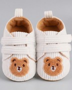 Zapatos bebé recién nacido de tela bordada con osito y cierre de velcro – calzado suave para bebés en España