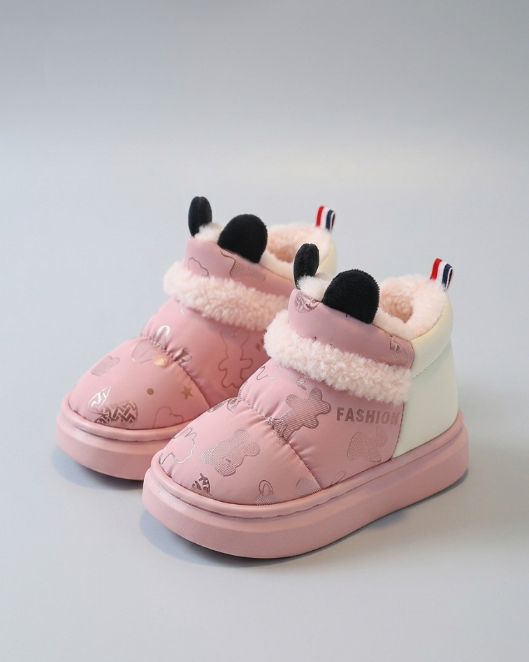 Zapato de invierno cálido con diseño de dibujos animados para niños en España