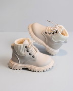 Botas de invierno con diseño práctico y resistente al frío en España