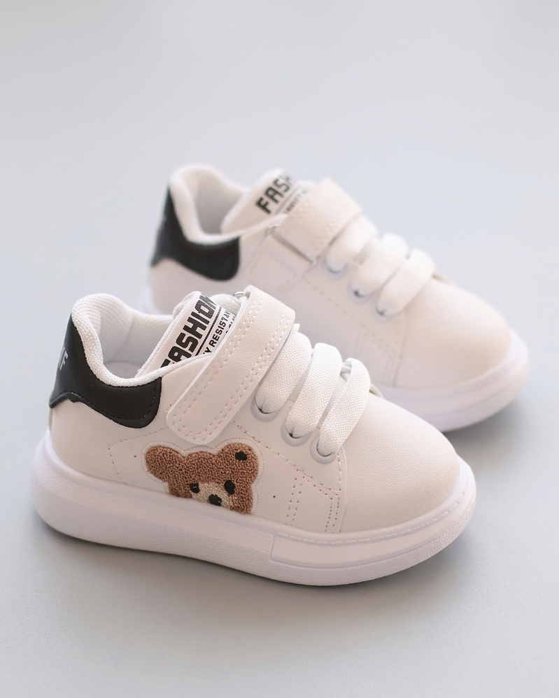 Zapato deportivo con diseño clásico en España