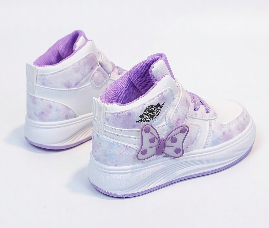 Zapatillas deportivas para niñas con diseño moderno en España