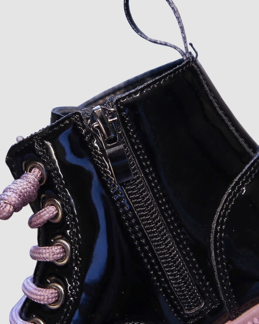 Bota de invierno brillante con estilo moderno para niños en España