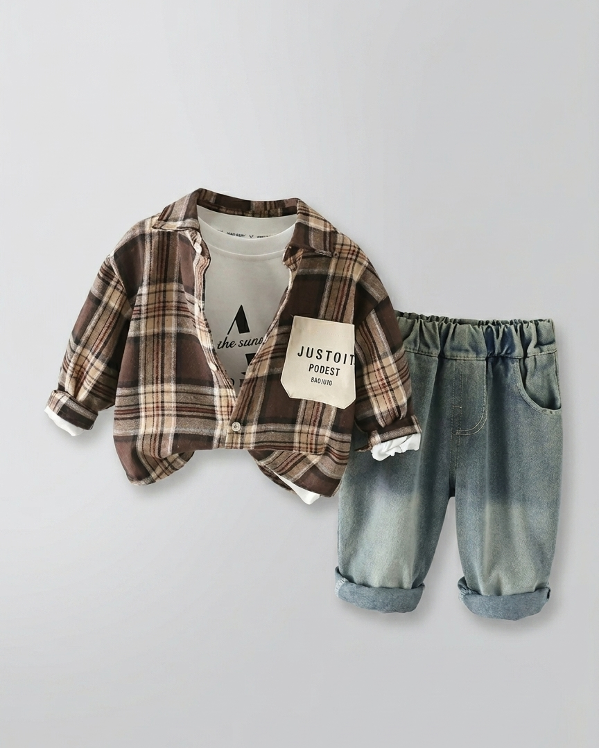 Conjunto niño 3 piezas de ropa niño: camiseta de algodón, camisa de cuadros y pantalón vaquero ancho cómodo en España
