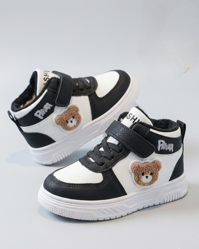 Zapatillas deportivas de diseño de goma con interior acolchado y cálido. en España