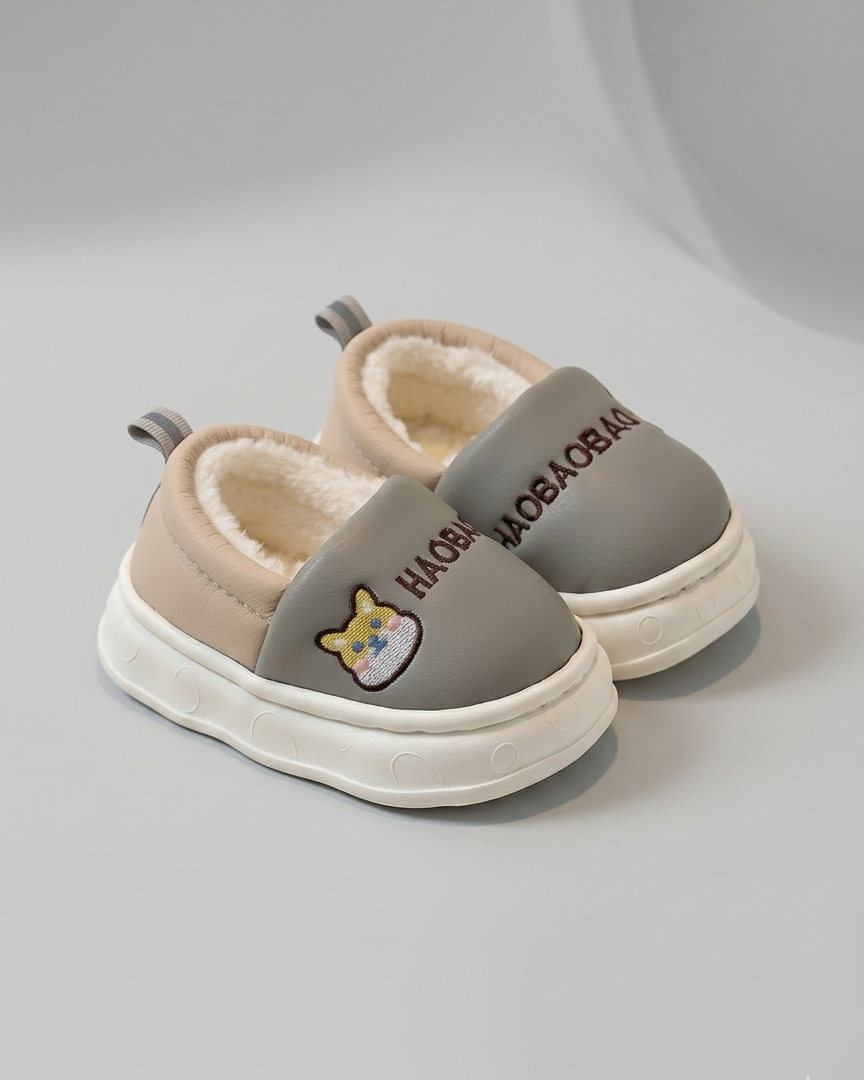 Pantuflas de invierno acolchadas con estampado de gatos para niños en España