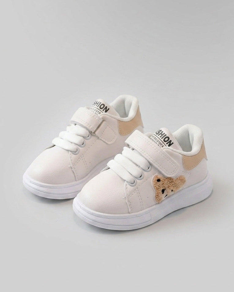Zapato deportivo con diseño clásico en España