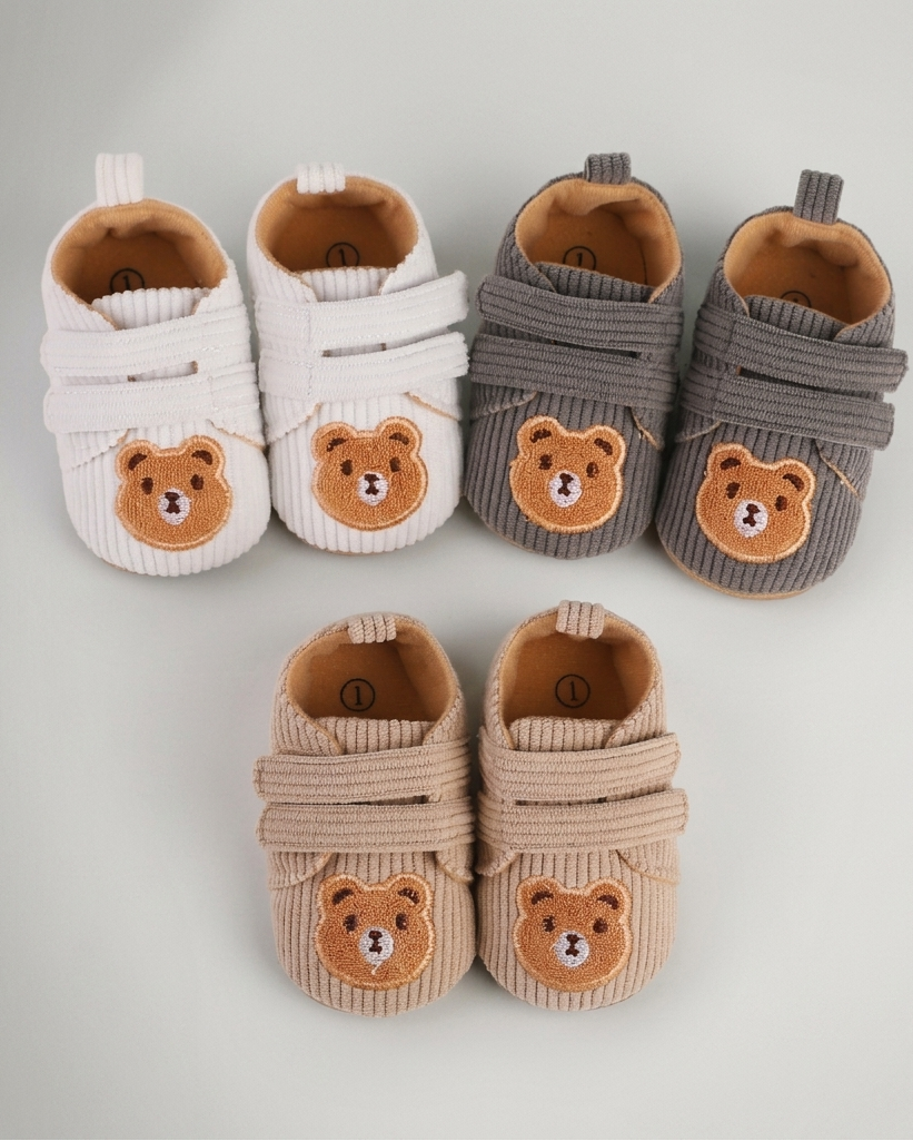 Zapatos bebé recién nacido de tela bordada con osito y cierre de velcro – calzado suave para bebés en España