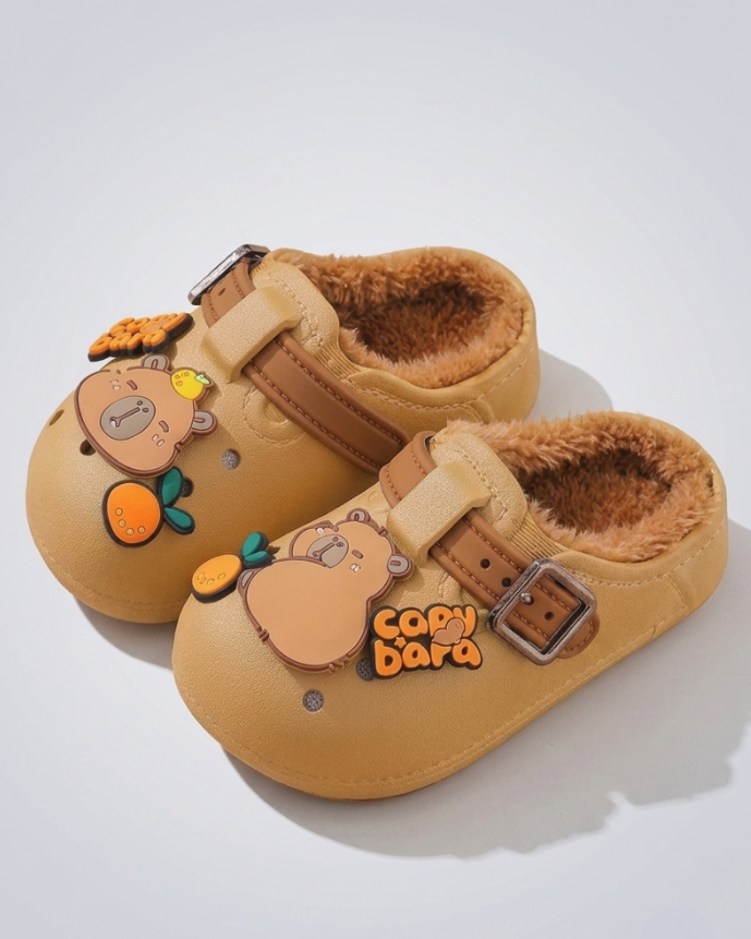 Pantuflas de invierno cálidas con diseño de dibujos animados en España