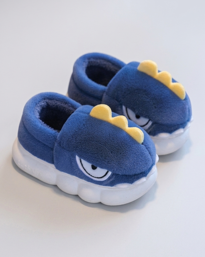 Pantuflas de invierno con pelo suave y cálido en España