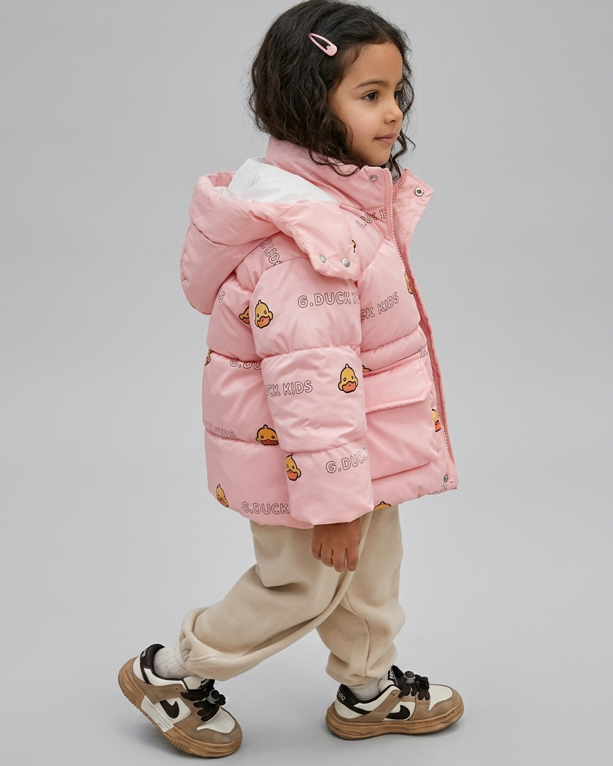 Chaqueta infantil de invierno con capucha y estampado de patitos acolchada con bolsita a juego en España
