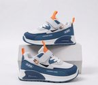 Zapato con diseño deportivo moderno, apto para niños y niñas en España