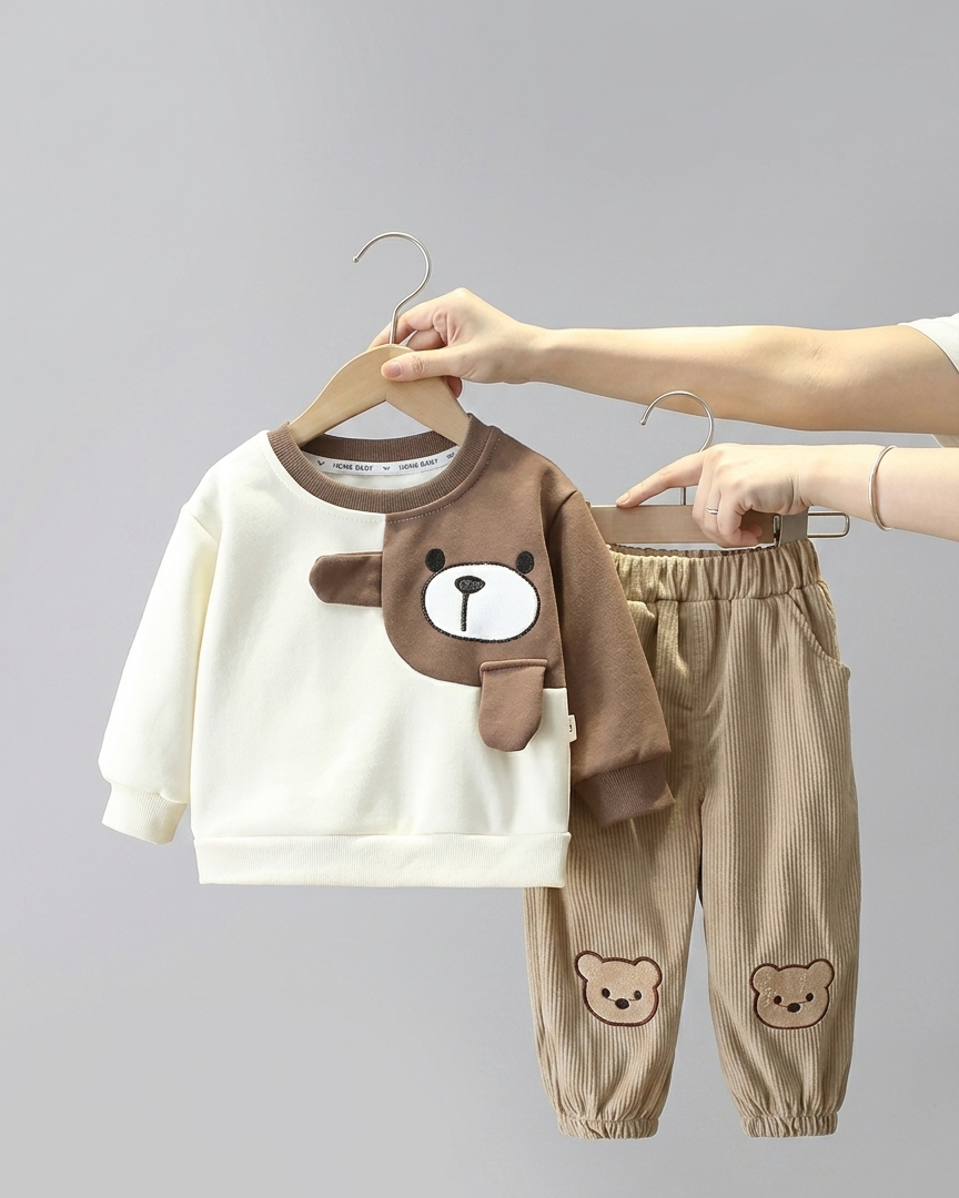 Conjunto de invierno cálido de dos piezas con estampado de oso para niños