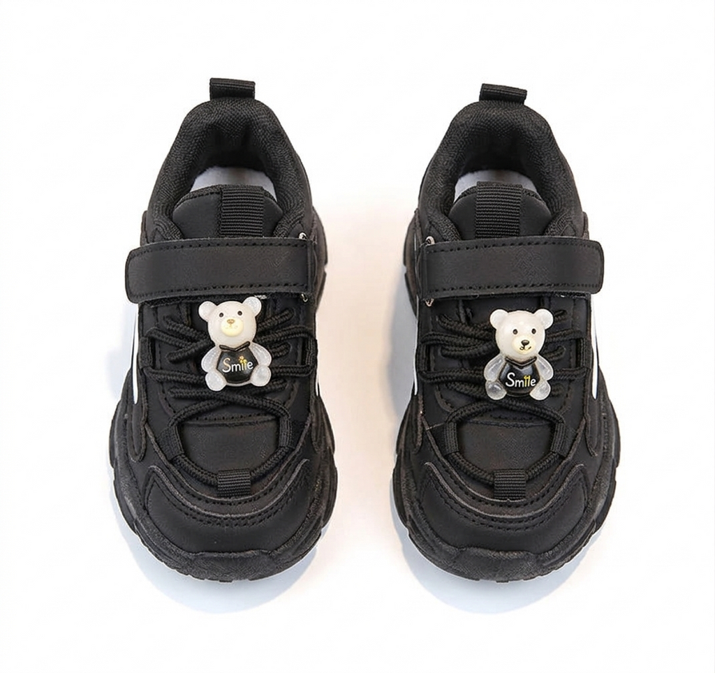 Zapato negro moderno para niños en España