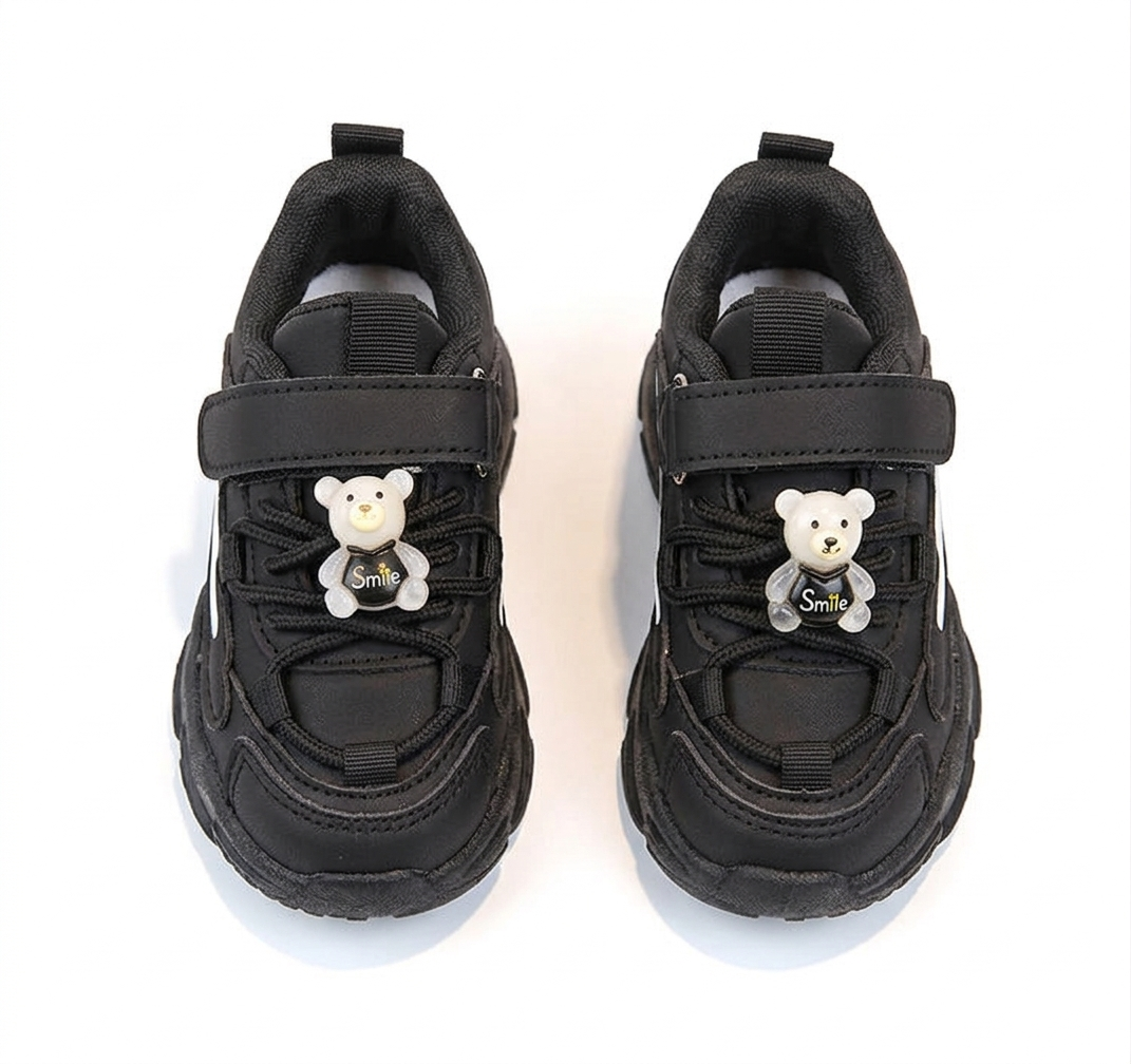 Zapato negro moderno para niños en España