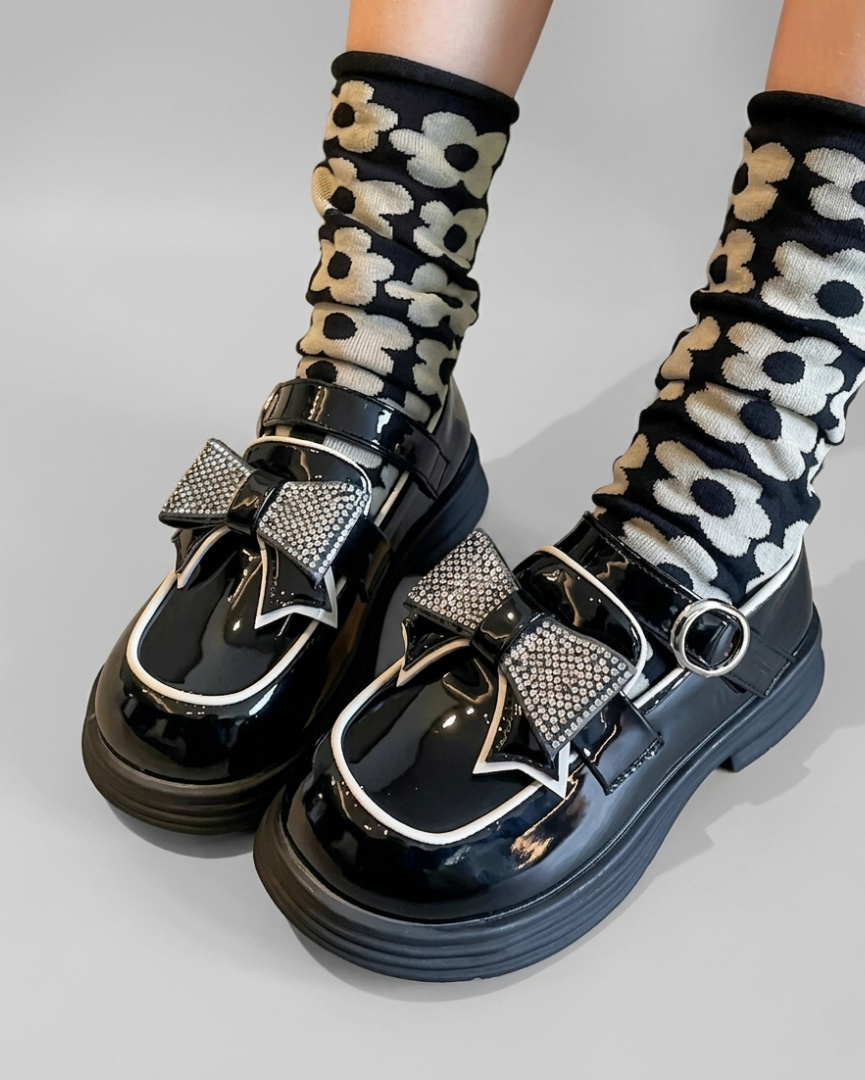 Zapato brillante para niñas con lazo elegante en España
