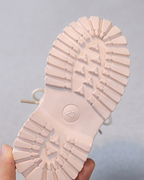 Botas de invierno con diseño práctico y resistente al frío en España
