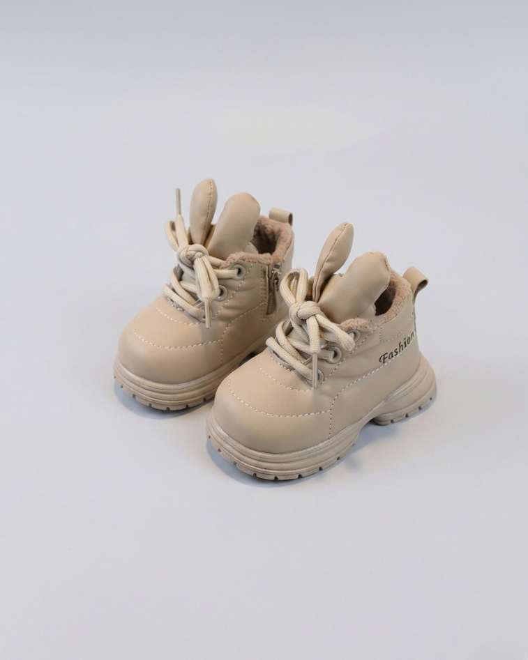 Botita de invierno suave con diseño de conejito adorable y orejitas salientes en España