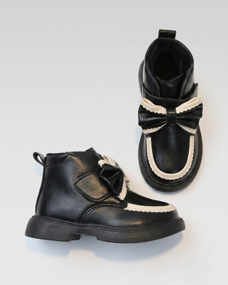 Zapato de invierno elegante con un lazo lujoso en España