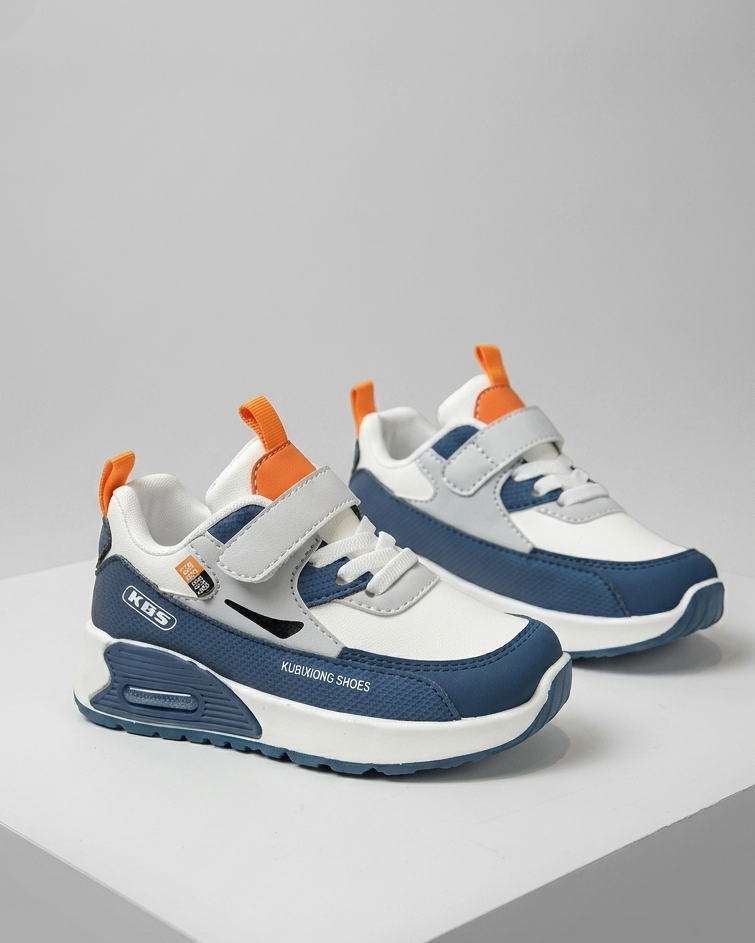 Zapato con diseño deportivo moderno, apto para niños y niñas en España