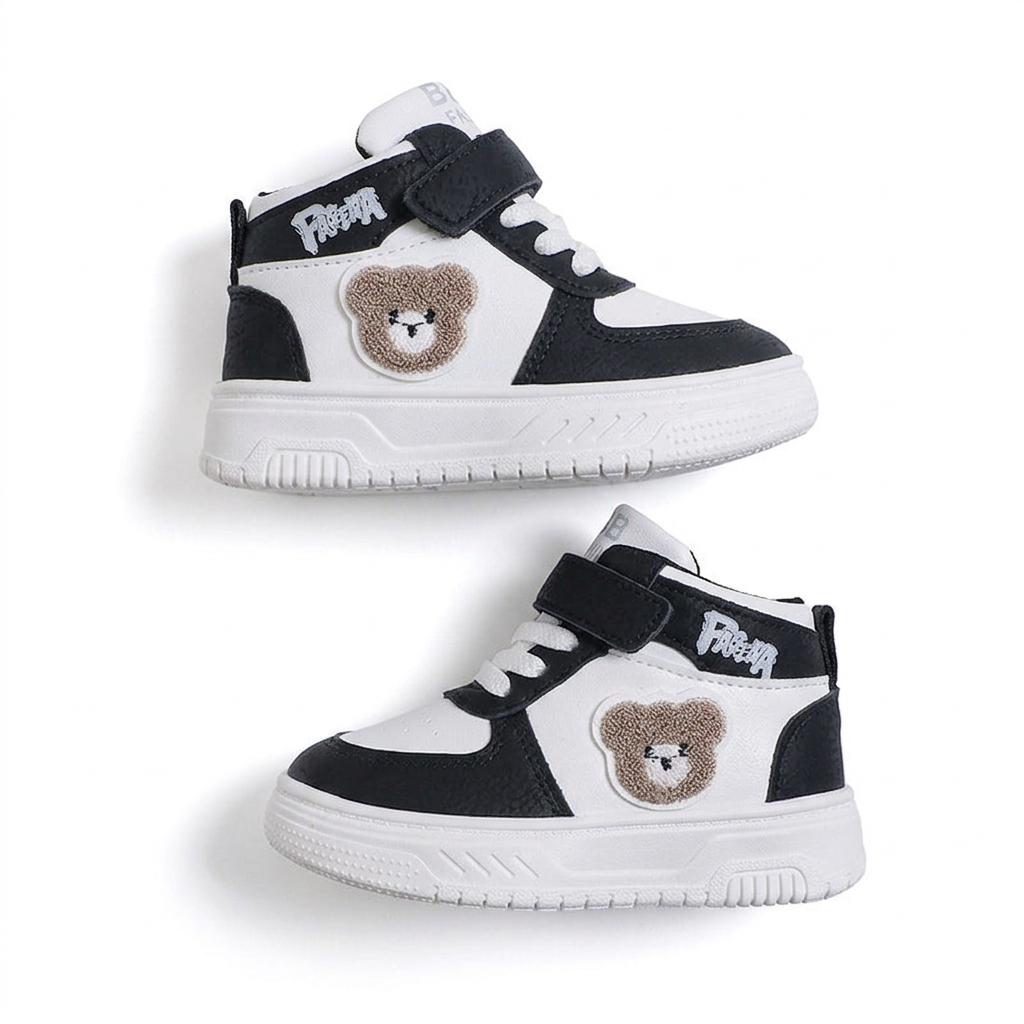 Zapatillas deportivas de diseño de goma con interior acolchado y cálido vista completa