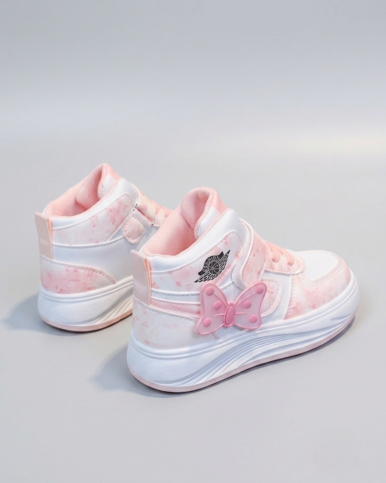 Zapatillas deportivas para niñas con diseño moderno en España