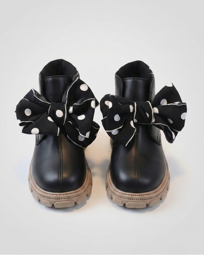 Botas de invierno elegantes con diseño de lazo de tela con lunares en España