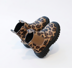 Zapato de invierno con estampado de piel de leopardo en España