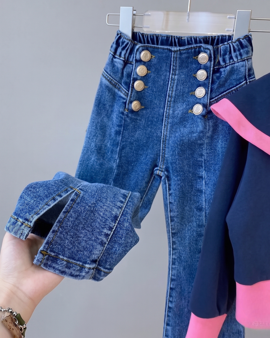 Conjunto niña elegante 2 piezas blusa azul marino con detalles rosas y pantalón vaquero flare con botones dorados