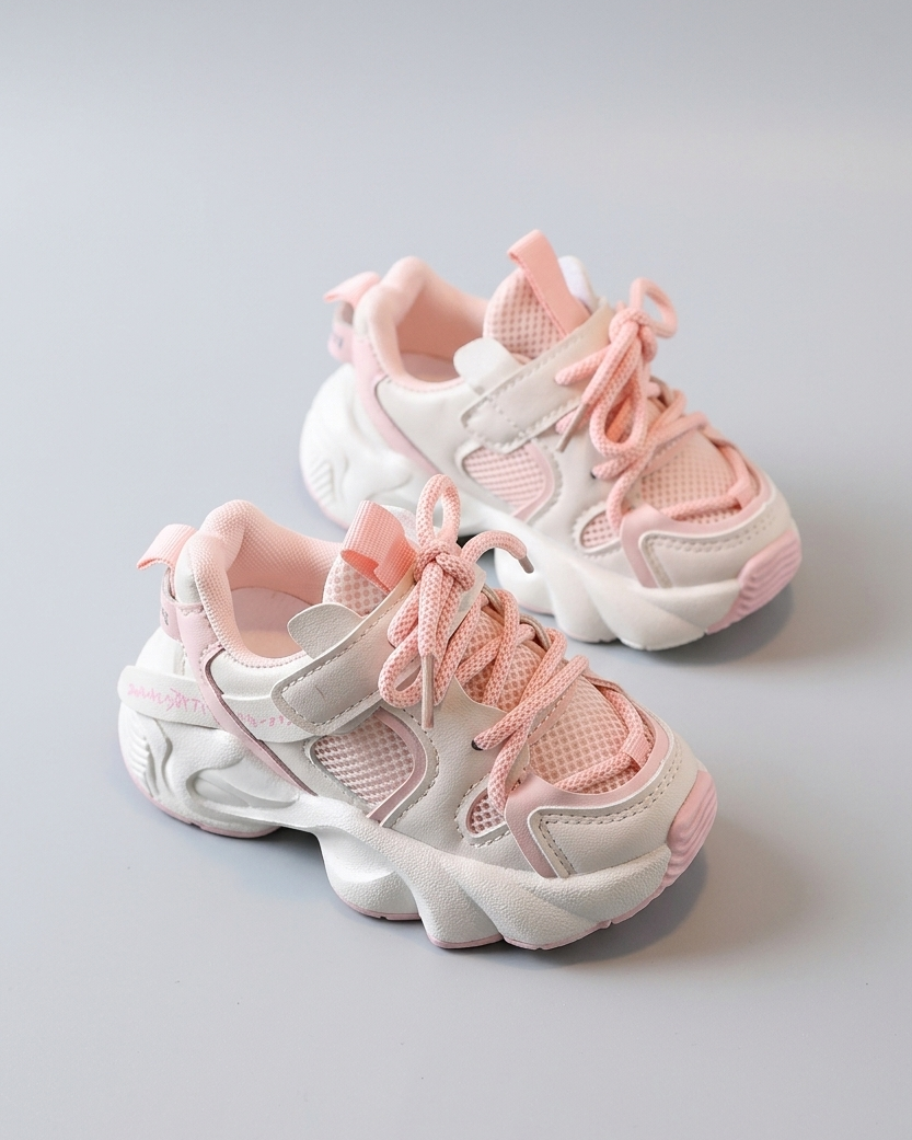 Zapatilla deportiva ligera y transpirable con cordones y diseño moderno para niños en España