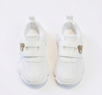 Zapato deportivo blanco para niños en España