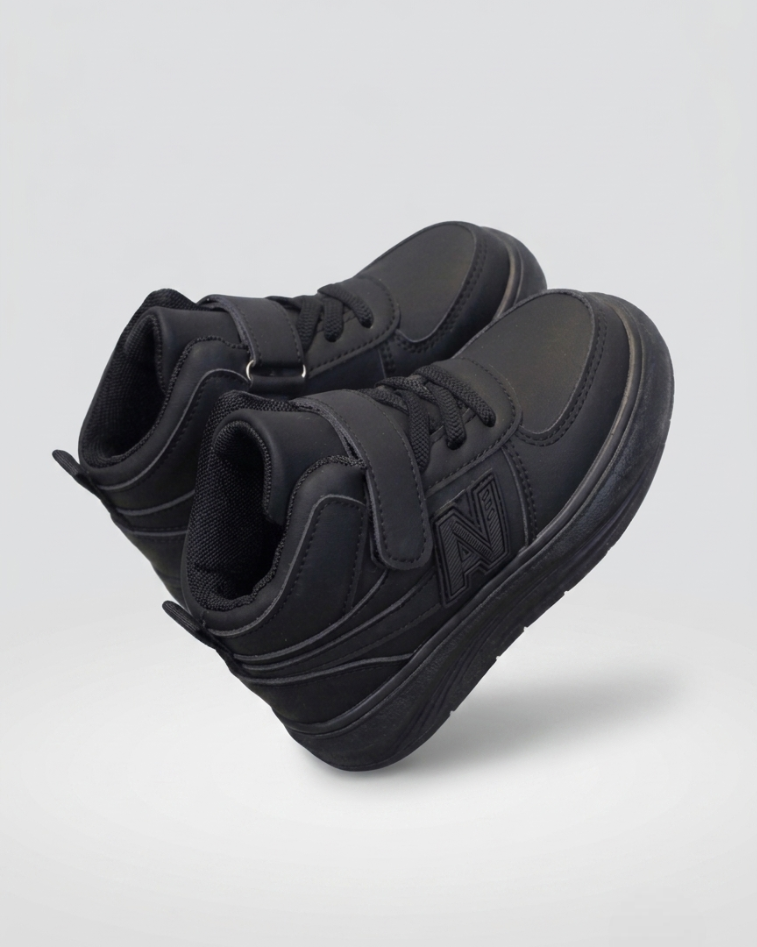 Zapatillas deportivas modernas para niños en España
