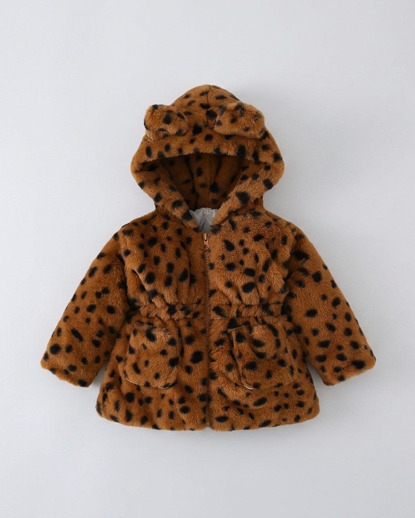 Abrigo niña invierno de pelo sintético con estampado de leopardo y capucha con orejitas en España