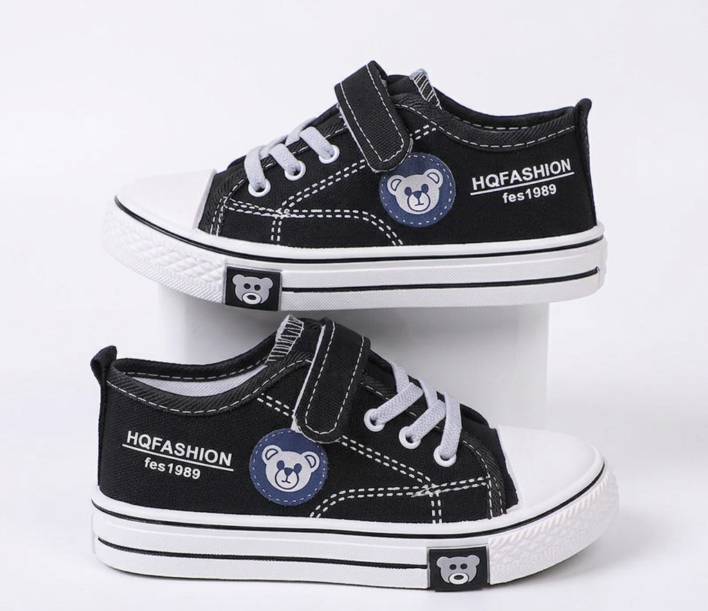 Zapato infantil con diseño atractivo y estampado de oso en España